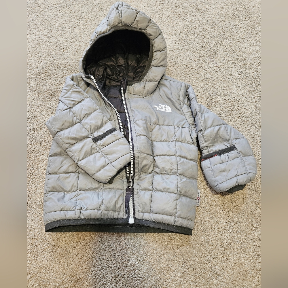 The North Face reversible baby coat, 6-12 month, silver/dark gray